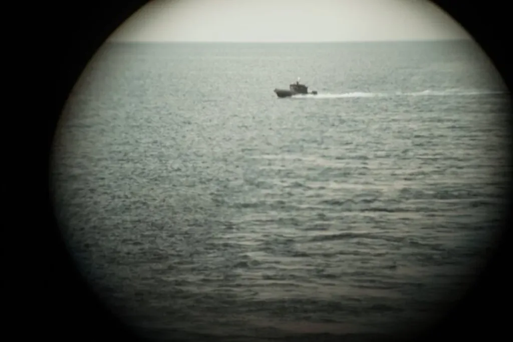Barco afunda a caminho da Itália e 13 tunisianos estão desaparecidos