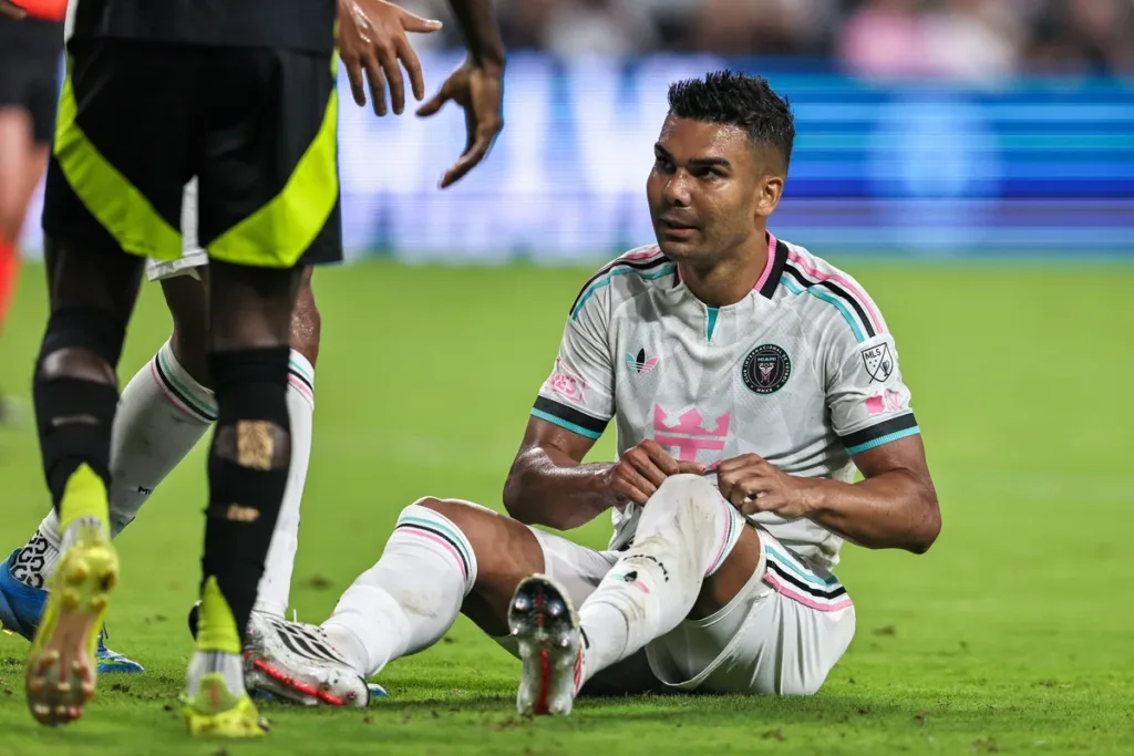 "Beira o ridículo": jornal europeu detona Casemiro após gol contra