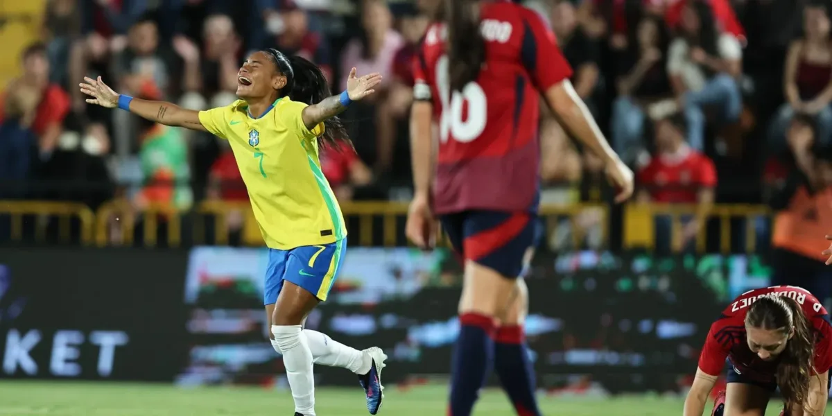 Câmara aprova lei com medidas para promover futebol feminino no país