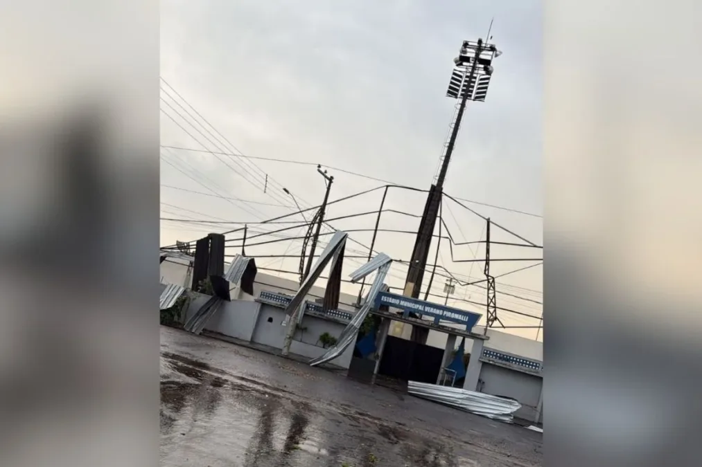 Chuva e ventania deixam desalojados e causam estragos no interior de SP