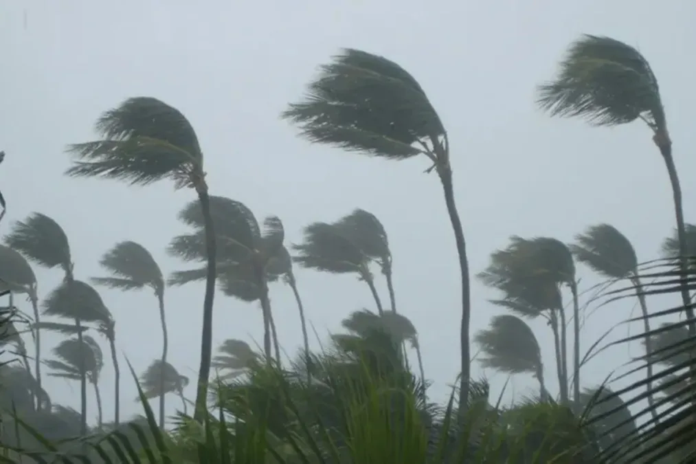 Ciclone-bomba: Rio suspende aulas por risco de ventos acima de 90 km/h