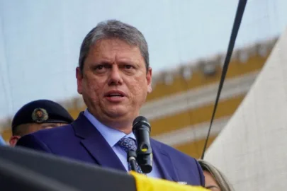 Clima de "já ganhou" faz campanha de Tarcísio projetar menos doações