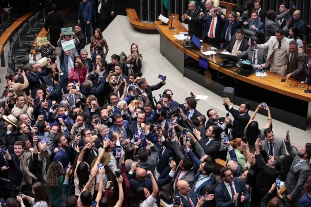 Com 568 nomes, PL é o partido com mais candidatos ao Senado e Câmara