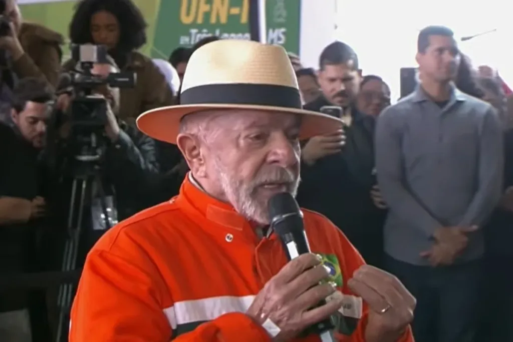 Com salário de R$ 107 mil, diretor de subsidiária da Petrobras doa a Lula