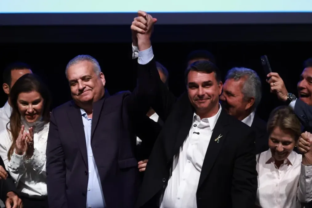 Com vice definido, Flávio mira nova fase e reorganiza a campanha