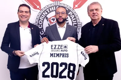 Corinthians oficializa renovação com Memphis Depay até 2028