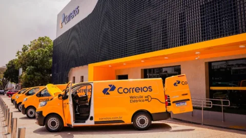Correios passam a entregar compras feitas em lojas do Paraguai no Brasil.