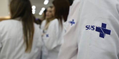Saúde estende atuação de 676 médicos especialistas no SUS