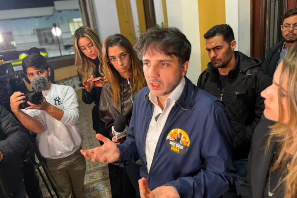 Da bomba atômica ao banho de sangue: o passeio de Renan Santos no JN