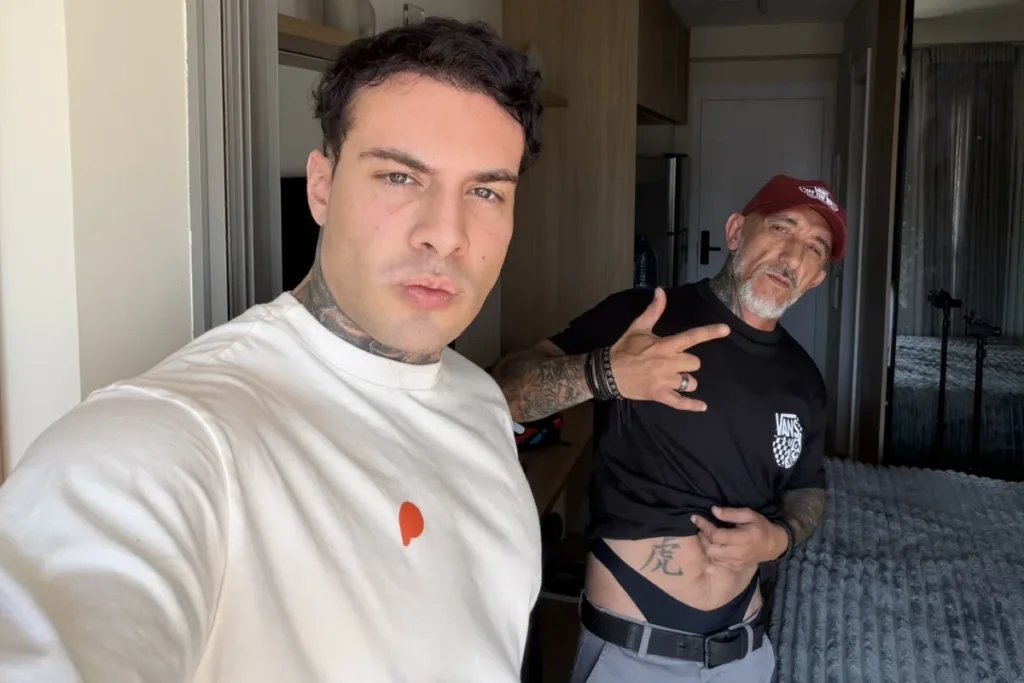 De calcinha, Cravinhos grava cena íntima com ator pornô: “Brotheragem”