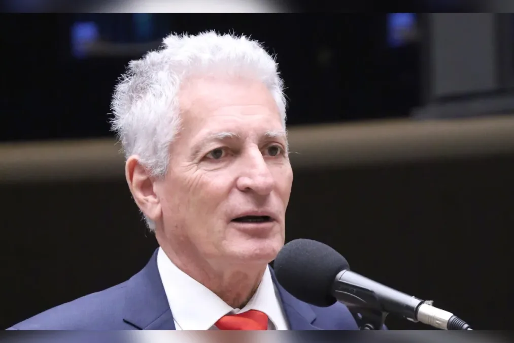 Deputado petista denuncia suposto favorecimento a amigo de Flávio