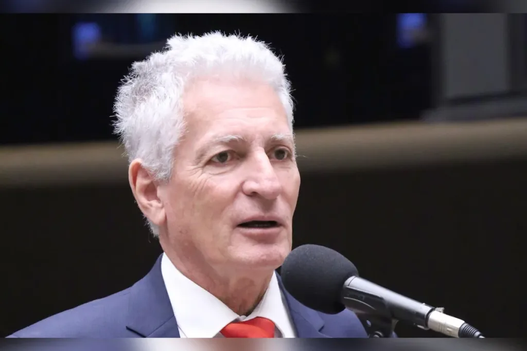 Deputado petista denuncia suposto favorecimento a amigo de Flávio