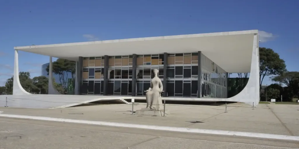 Deputado vira réu no STF por injúria contra Lula