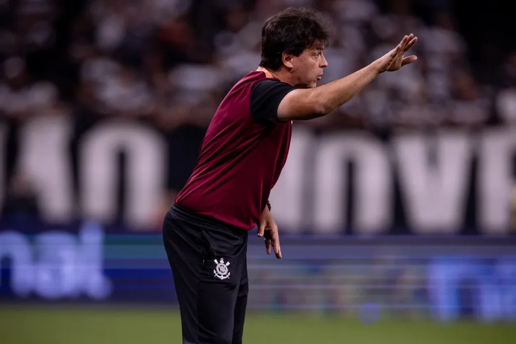 Diniz sobre dívidas do Corinthians: “Escolher pagar transfer ban ou salários”