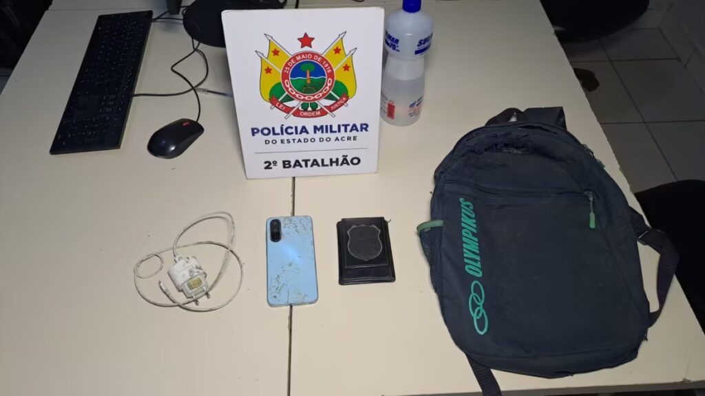 Rastreamento de celular leva PM a prender suspeito de roubo na Via Chico Mendes