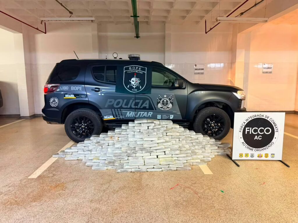 Apreensão de 373 quilos de skunk em operação policial no Ramal Caipora, em Rio Branco.