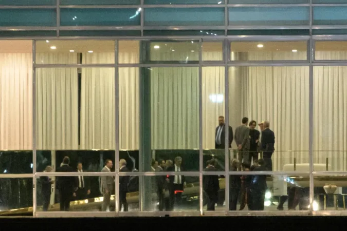 Em jantar de 3h, Lula nega atrito com Galípolo e ouve apelos na área fiscal