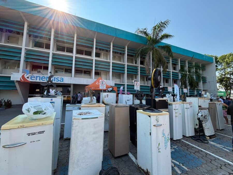 Energisa troca geladeiras e ventiladores para 50 famílias no Acre