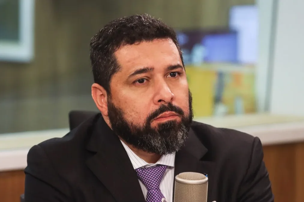 Ex-presidente dos Correios depõe à PF por suposta fraude em eleições
