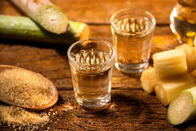 Expocachaça vai reunir cerca de 250 expositores em Minas Gerais