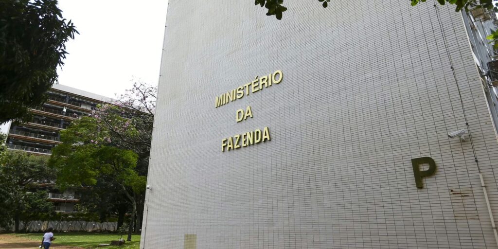 Governo Central tem superávit de R$ 10,8 bilhões em julho