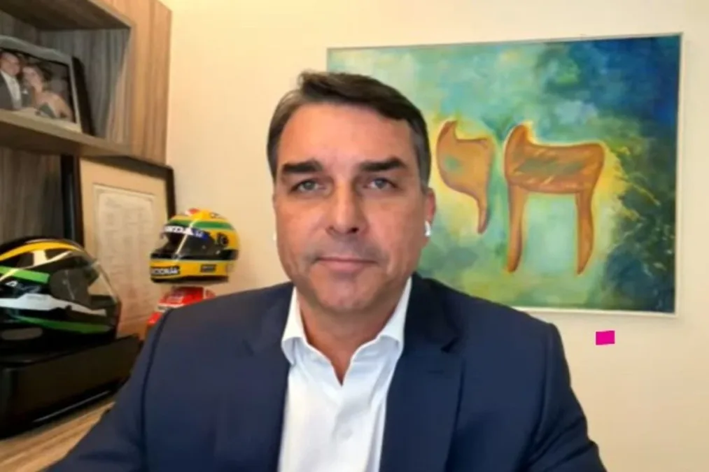Flávio diz a empresários de SP que olha com "nojo" para o STF