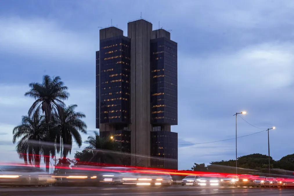 Focus: mercado reduz projeção para o PIB e mantém a da inflação