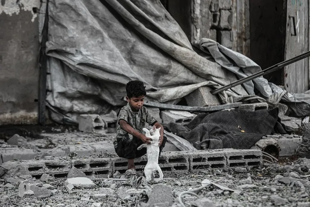 Futuro de palestinos segue incerto apesar de desarmamento do Hamas