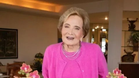 triz Gloria Menezes morre aos 91 anos em sua residencia.