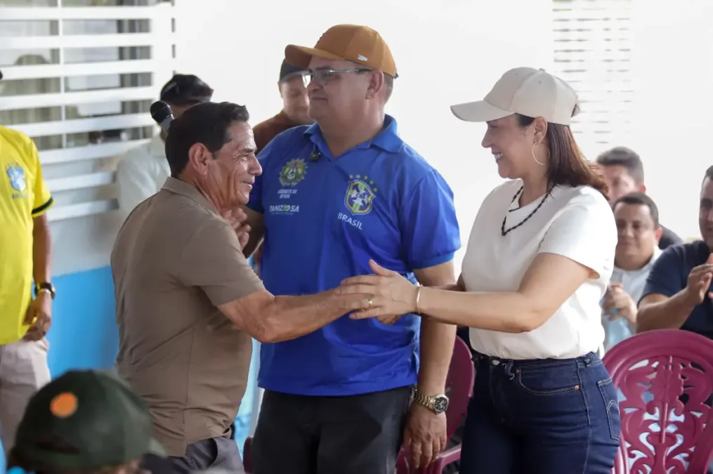 Governadora cumpre agenda em Manoel Urbano e ouve demandas de vereadores