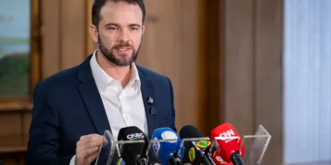 Governo ouvirá empresários para decidir se aplicará lei contra EUA