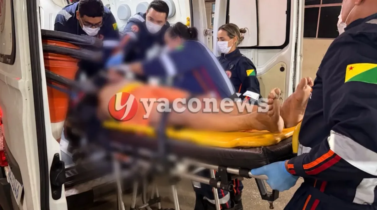 Homem tenta atravessar pista, volta de forma repentina e é atropelado por motocicleta no Eldorado em Rio Branco