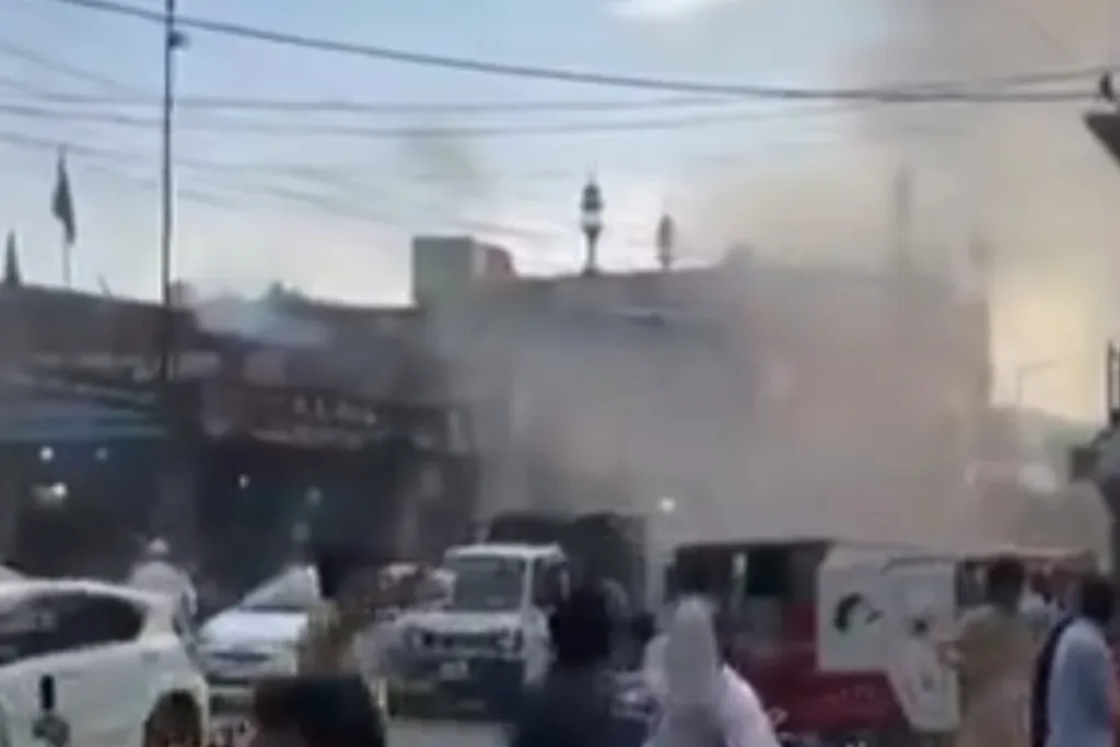 Homem-bomba deixa 14 mortos e vários feridos em atentado no Paquistão