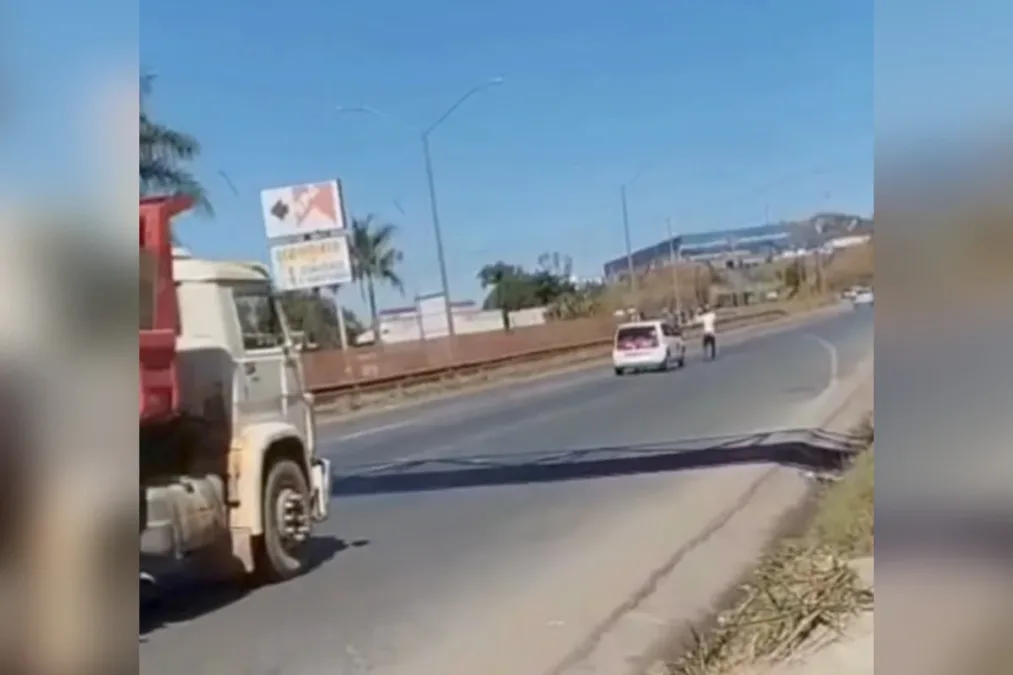 Homem em surto é atropelado por carro na BR 040 em Contagem