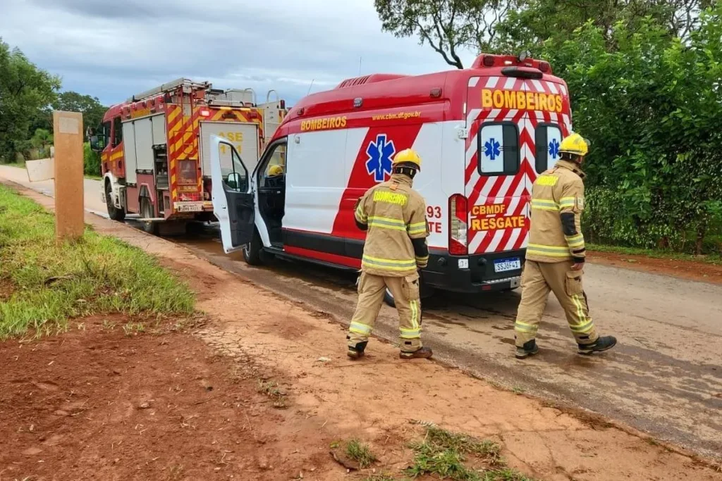 Homem morre e outro fica ferido após carro capotar na DF-285