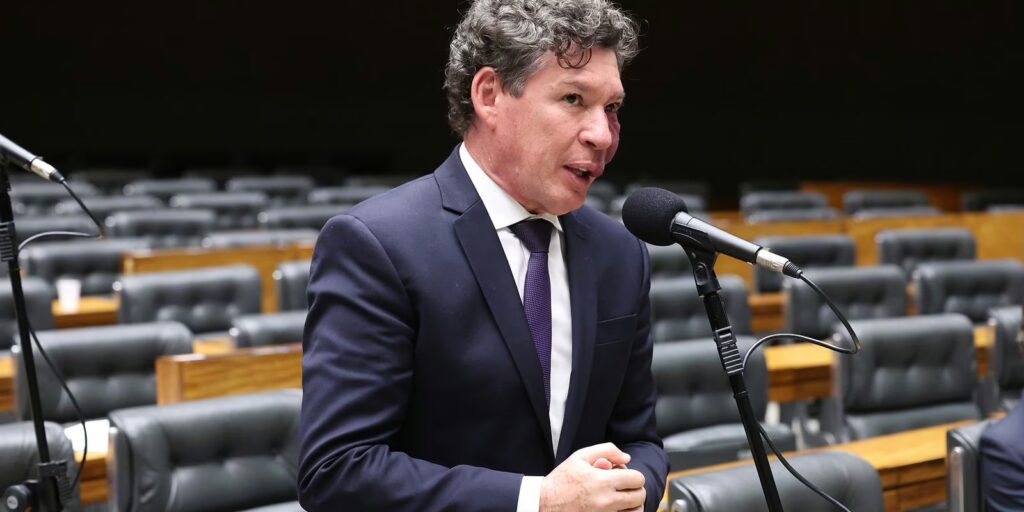 Hugo Motta indica presidente da comissão da MP da Taxa das Blusinhas
