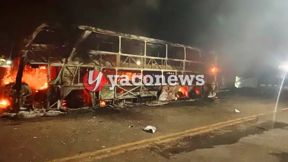 Jovem é preso após incendiar moto, carro e ônibus de R$ 2 milhões em Assis Brasil