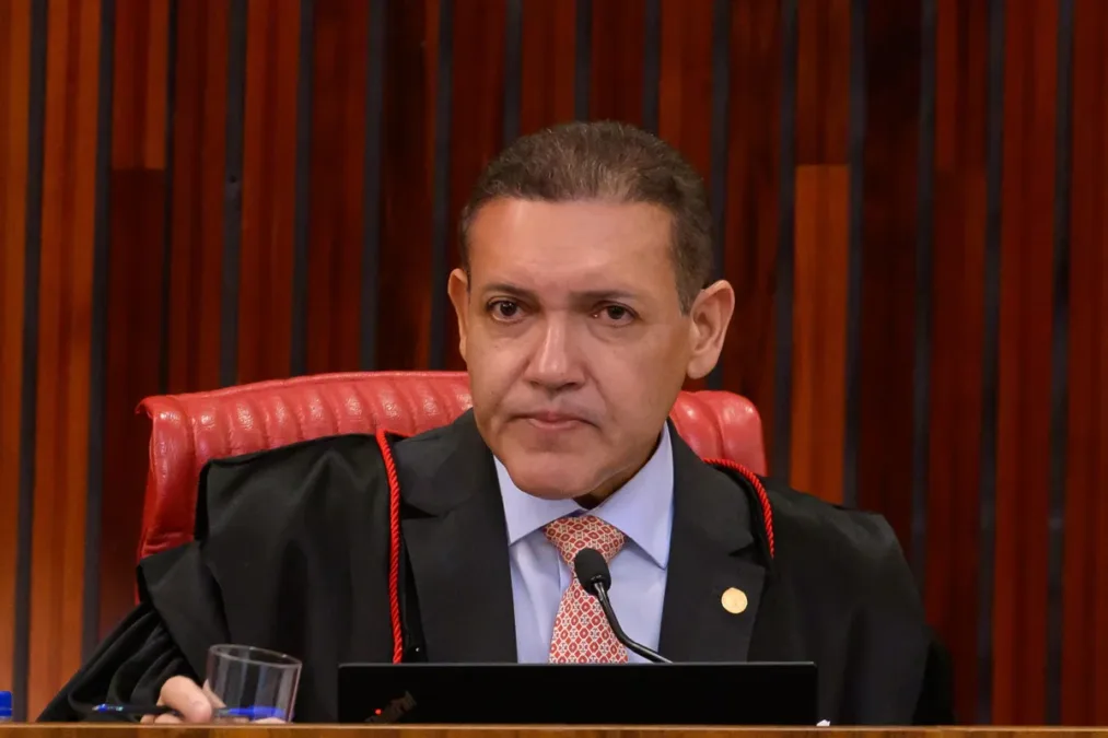 Incêndio atinge casa do presidente do TSE, Nunes Marques