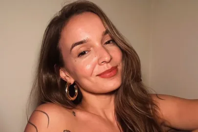 Influencer "meio brasileira" diz que luto fortaleceu sua conexão com o Brasil