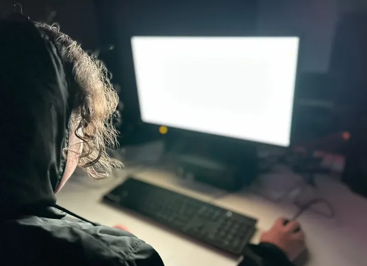Nova lei aumenta punição para conteúdo infantil ilegal criado com IA; veja as penas