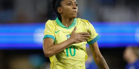 Barça anuncia Kerolin com valor recorde no futebol feminino brasileiro