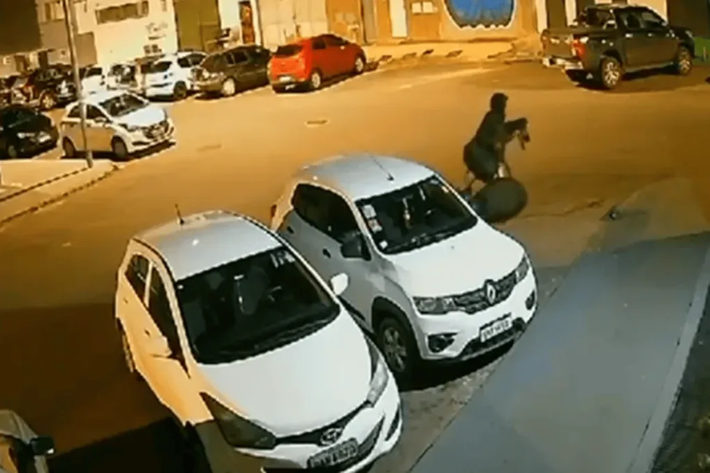 Ladrão furta o mesmo carro duas vezes na mesma noite na Asa Norte