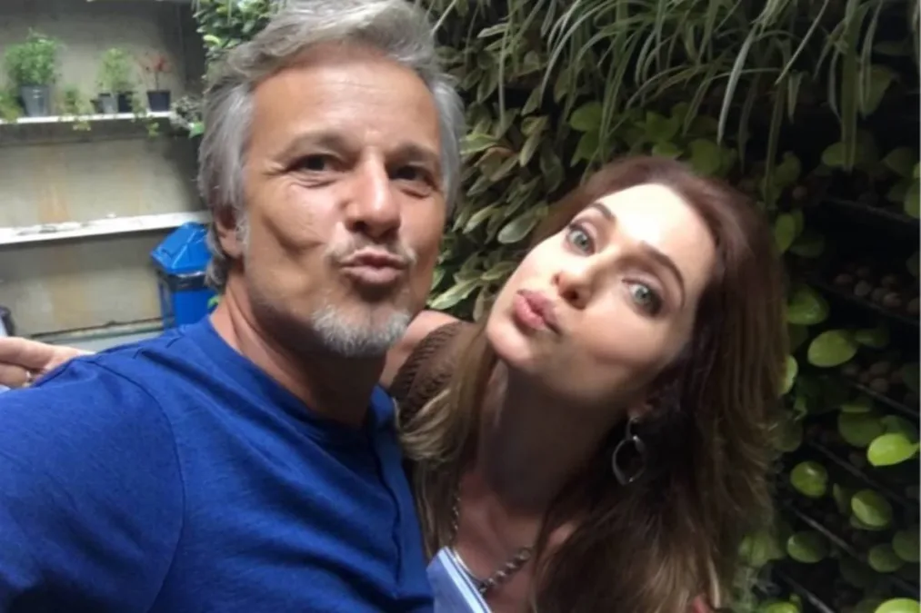 Letícia Spiller se declara para Marcello Novaes em aniversário: "Amor"