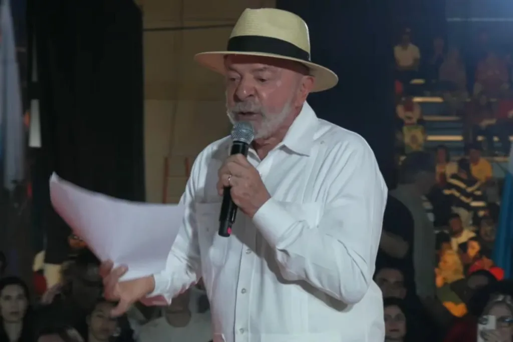 Lula admite que violou lei eleitoral ao pedir votos: "Vou ser multado"