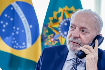 Lula diz a Trump que eles se gostam e não precisam de intermediários