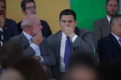 Governo Lula pressiona por aprovação da PEC do fim da escala 6x1 antes das eleições.