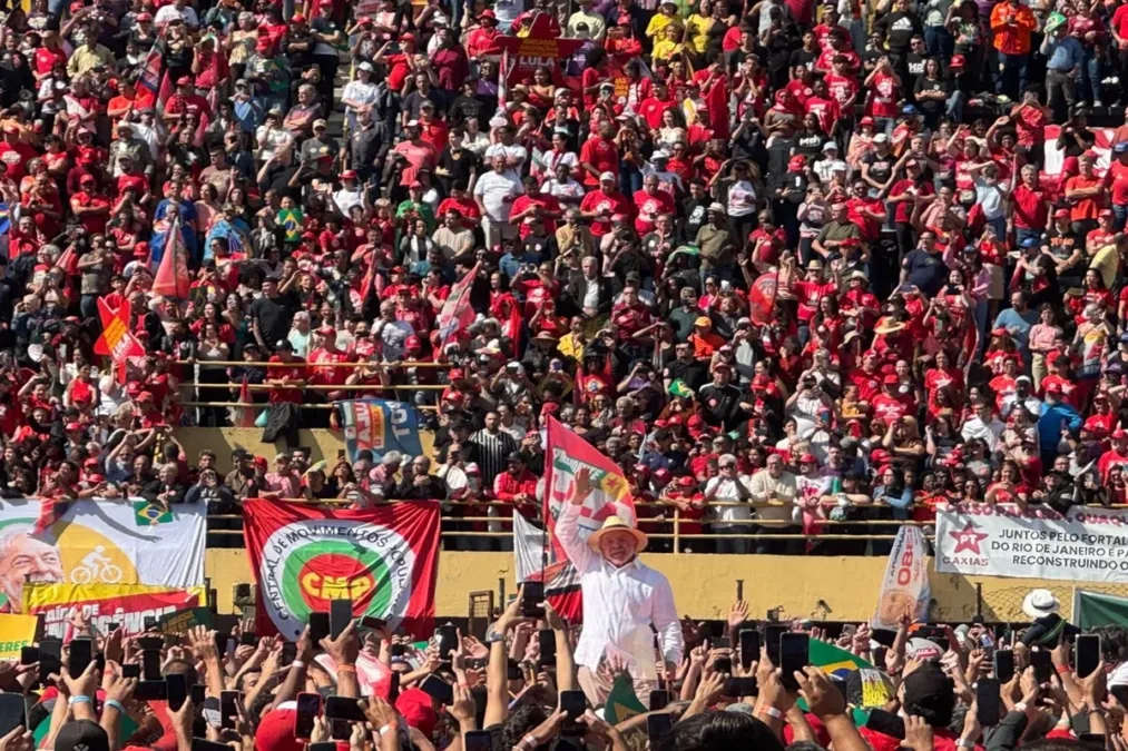 Lula sai na frente do primeiro dia da campanha para presidente