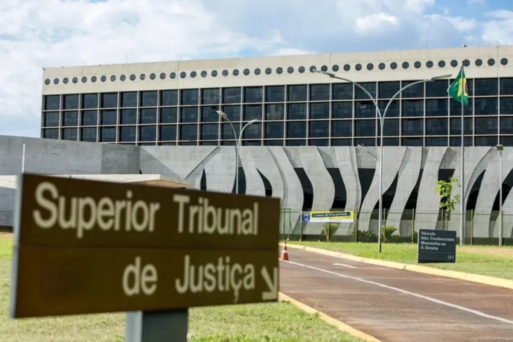 Lula sanciona lei que cria filtro de relevância para recursos no STJ