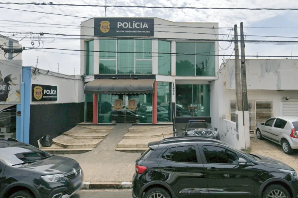 Mãe é presa após bebê ser encontrada sem registro e abaixo do peso