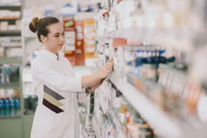 Rio Branco tem 30 vagas gratuitas para curso de Atendente de Farmacia no Senac.